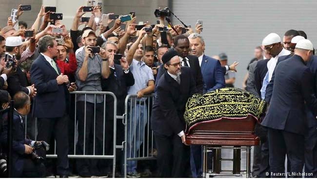 هزاران تن در مراسم تشییع جنازه محمد علی شرکت کردند 
